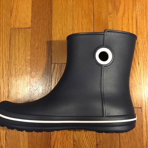 crocs jaunt shorty boot size 9